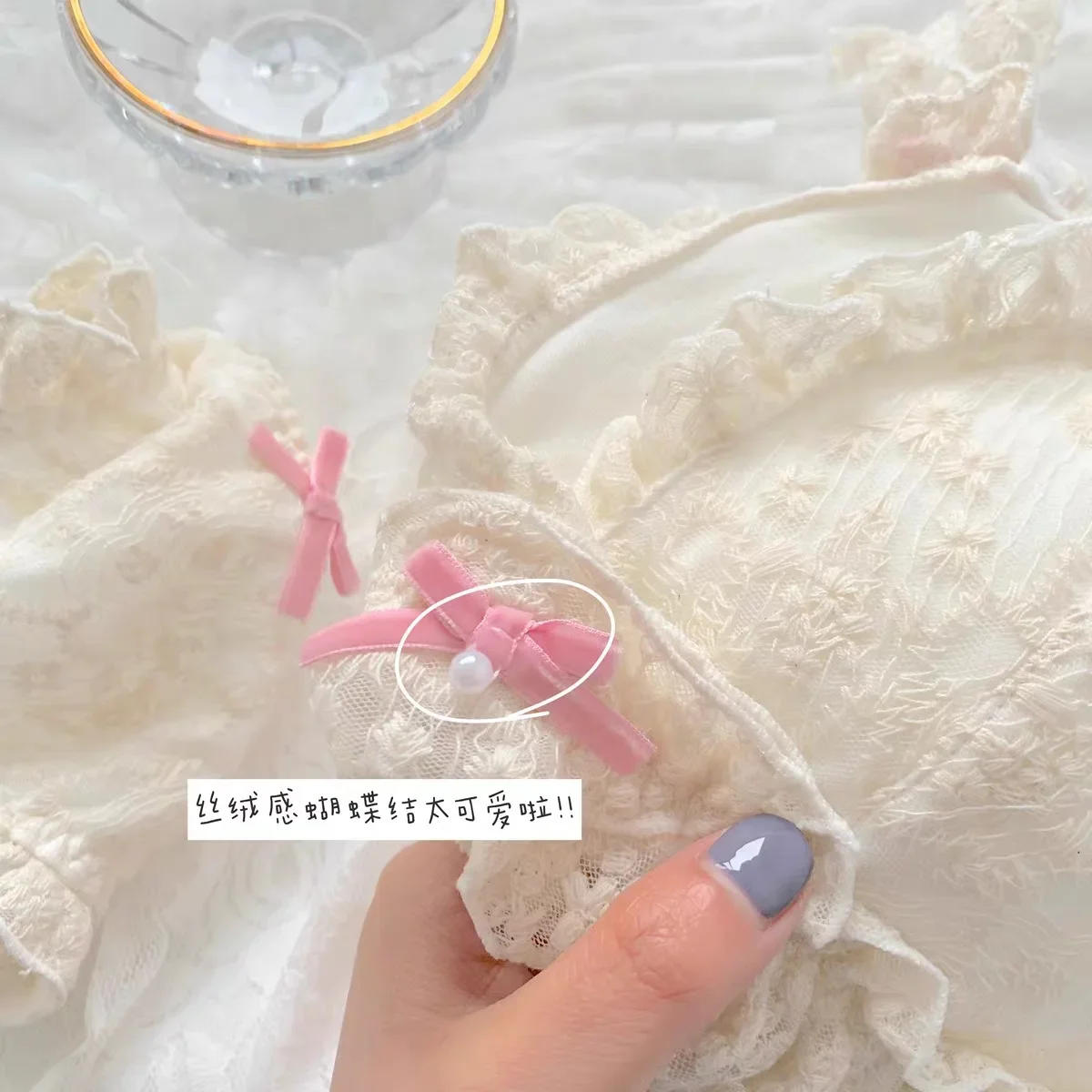 Description Picture 4 of itemJapanese girl underwear female sweet cute pure desire without underwire bow lace edge thin bra set