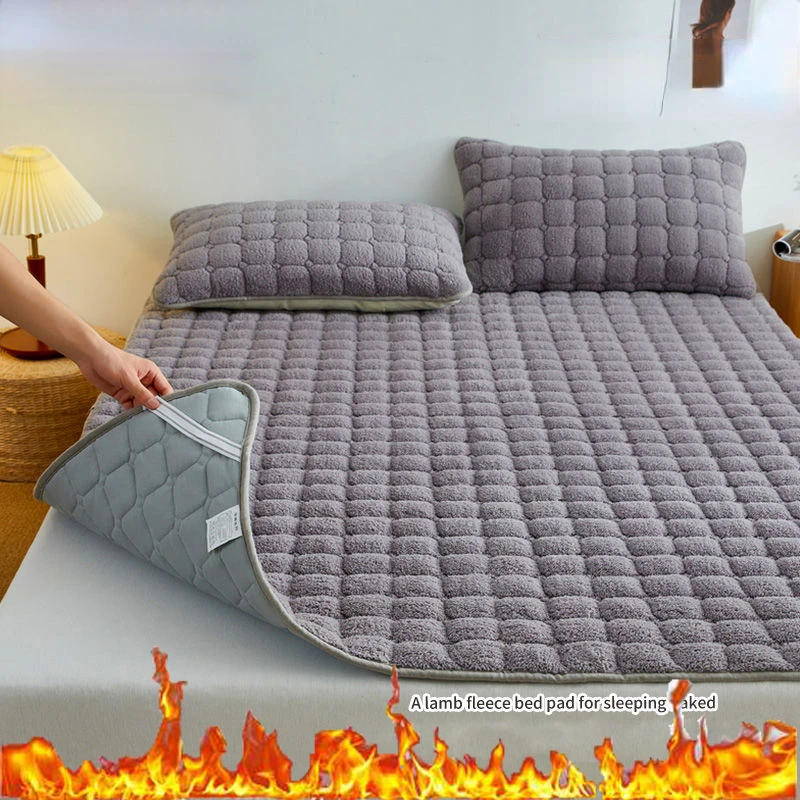 Description Picture 3 of itemSoft Cotton Mattress Base Mattress Winter Plush and Breathable Thickened Bedspread Foldable King Queen Size Home Decoration 1pc