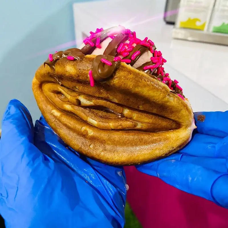 Description Picture 2 of itemCommercial Women Shape Waffle Making Machine 3 Pcs Mini Girl Lily Waffle Maker Non Stick CoatingSnack Machines Cooking Appliance