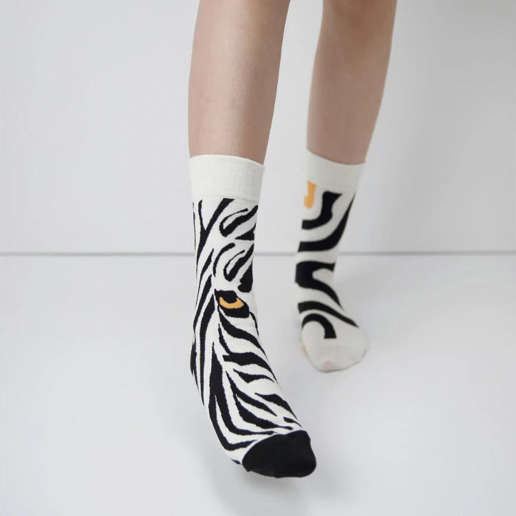 Description Picture 4 of itemComb cotton AB socks, flowing cream, animal geometry, medium tube socks, fashionable street socks for men and women couples