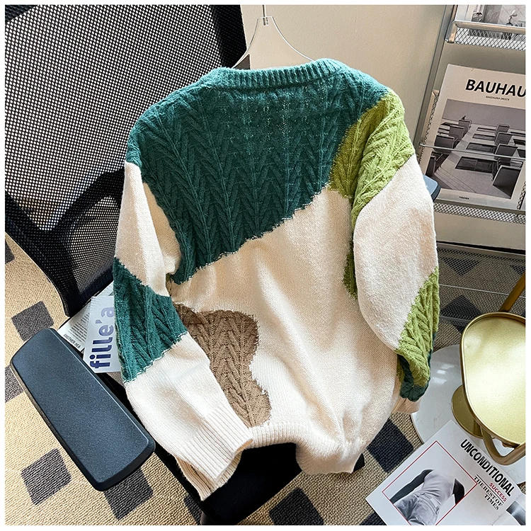 Description Picture 6 of item2024 Winter Sweaters Men Korean Fashion Streetwear O-Neck Sweaters Contrast Color Men Sweater Slim Trends Pullovers D151