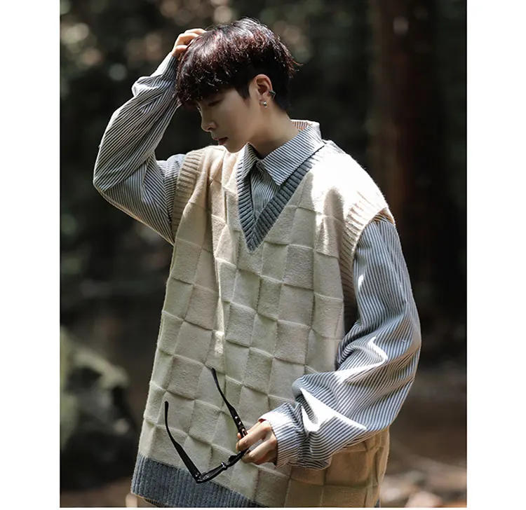 Description Picture 6 of itemSpring Autumn V-neck Plaid Sweater Vest Men Casual All-match Preppy Style Teenager Loose Knitting Vests Male Spliced жилетка