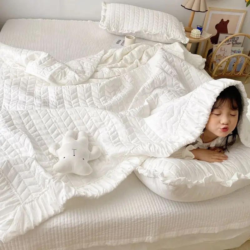 Description Picture 4 of itemKorean Style Quilted Summer Quilt Blanket Lightweight Cooling Air-conditioning Comforter Quilt Soft Thin Quilt Machine Washable