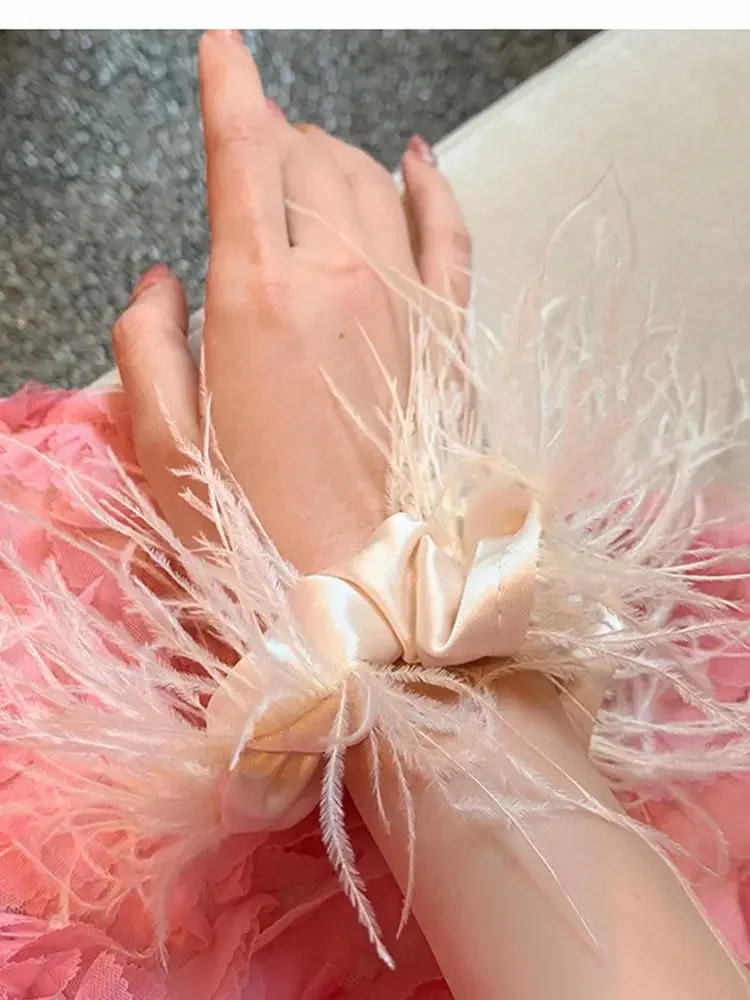 Description Picture 6 of item1 Meter Natural Ostrich Feathers Trim Fringe 8-10cm Decoration for Party Wedding Dress Clothes Sewing  Accessory Crafts Plume