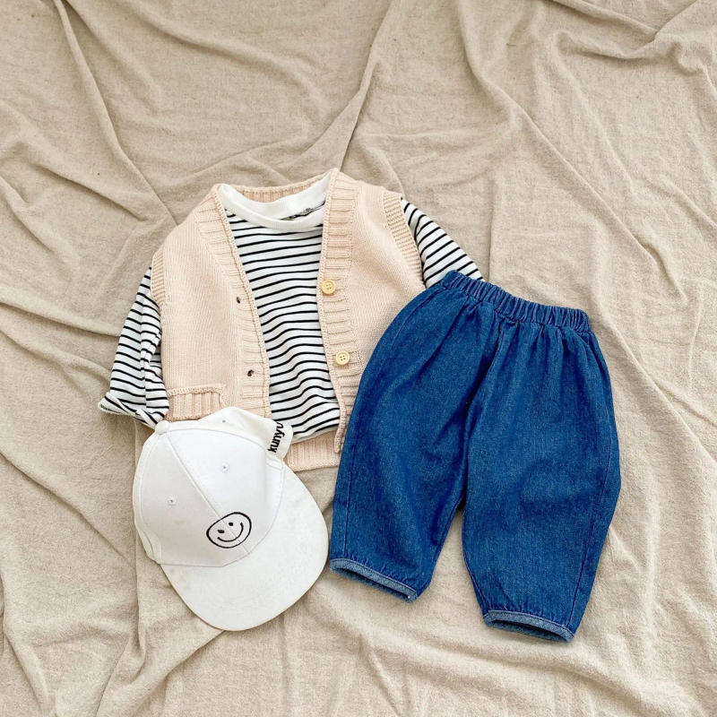 Description Picture 4 of item2025 Autumn New Baby Soft Denim Pants Solid Boys Casual Pants Loose Infant Girl Jeans Newborn Toddler Pants Cotton Baby Trousers
