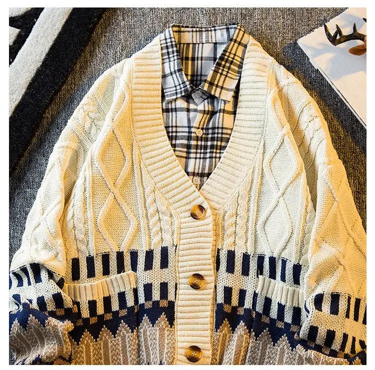 Description Picture 2 of itemAutumn Winter Handsome Rhombus V-neck Sweater Cardigans Men's Loose and Handsome Casual Knitted Cardigan Jackets Male Clothes