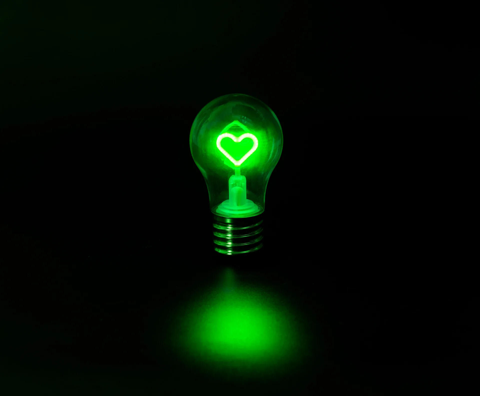 Description Picture 5 of itemLED A70 5V USB Rechargeable Light Bulb Beautiful RGBW Love Dimming Couple Gift Creative Decorative Color Lamp Bedroom