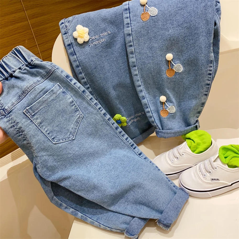 Description Picture 6 of item2025 New Spring and Autumn Girls' Harun Jeans, Korean Edition Fashion Pants for Middle and Small Children, Loose Casual Pants