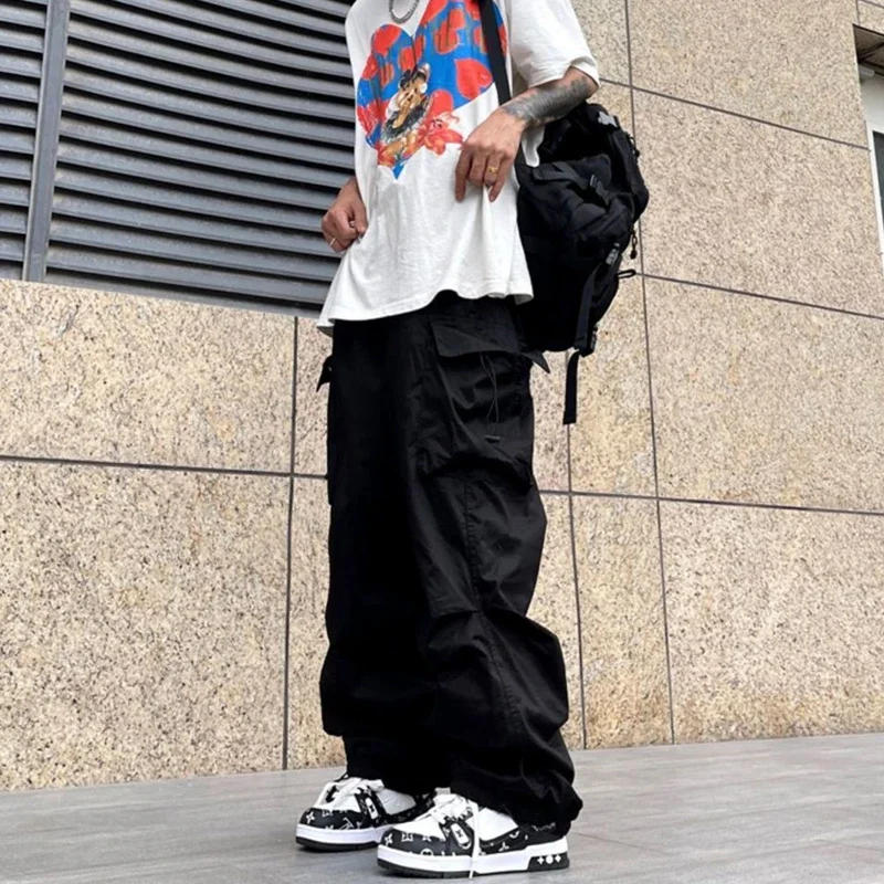 Description Picture 4 of itemElastic Waist Big Pocket Cargo Pants Men Streetwear Spring Autumn Wide Leg Joggers Solid Color Oversize Baggy Pants Women