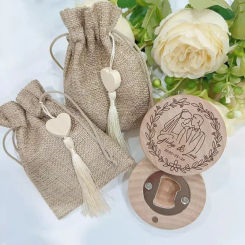 Personalised Wooden Bottle Opener Engraved Magnetic Round Opener Bridesmaid Custom Baptism Gift Wedding Favors for Guests