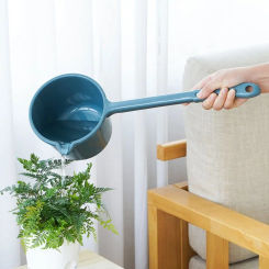 Thickened Long Handle Water Scoops Deepened Non-slip Handle Kitchen Water Spoon Plastic Washing Ladle Watering Flower