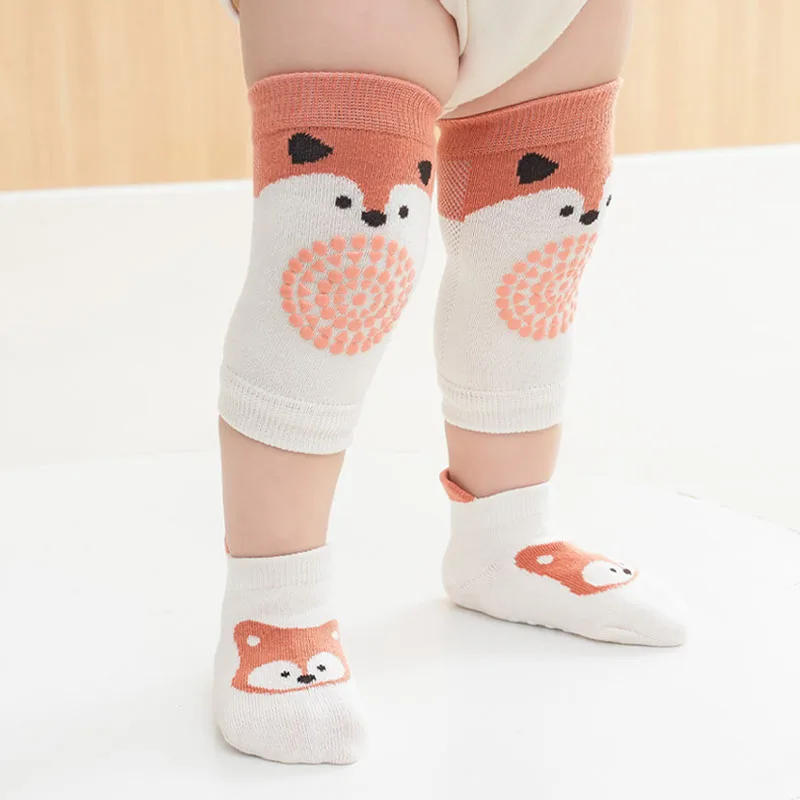 Description Picture 4 of item1 Set Socks and Kneepad Baby Non-Slip Socks Cute Cartoon Pattern Children Boys Girls Kids Toddler Floor Socks Kneepad