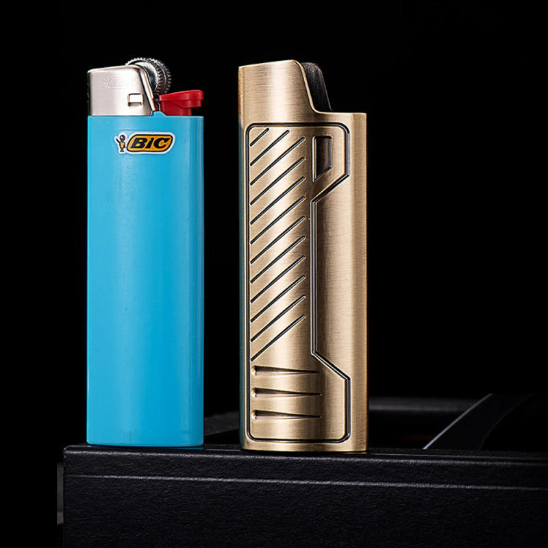 Description Picture 3 of itemExquisite Stripes BIC Lighter Cover Case Decorative Metal Shell Large Holder Full Size BIC j6 Gas Lighter 5 Colors Wholesale