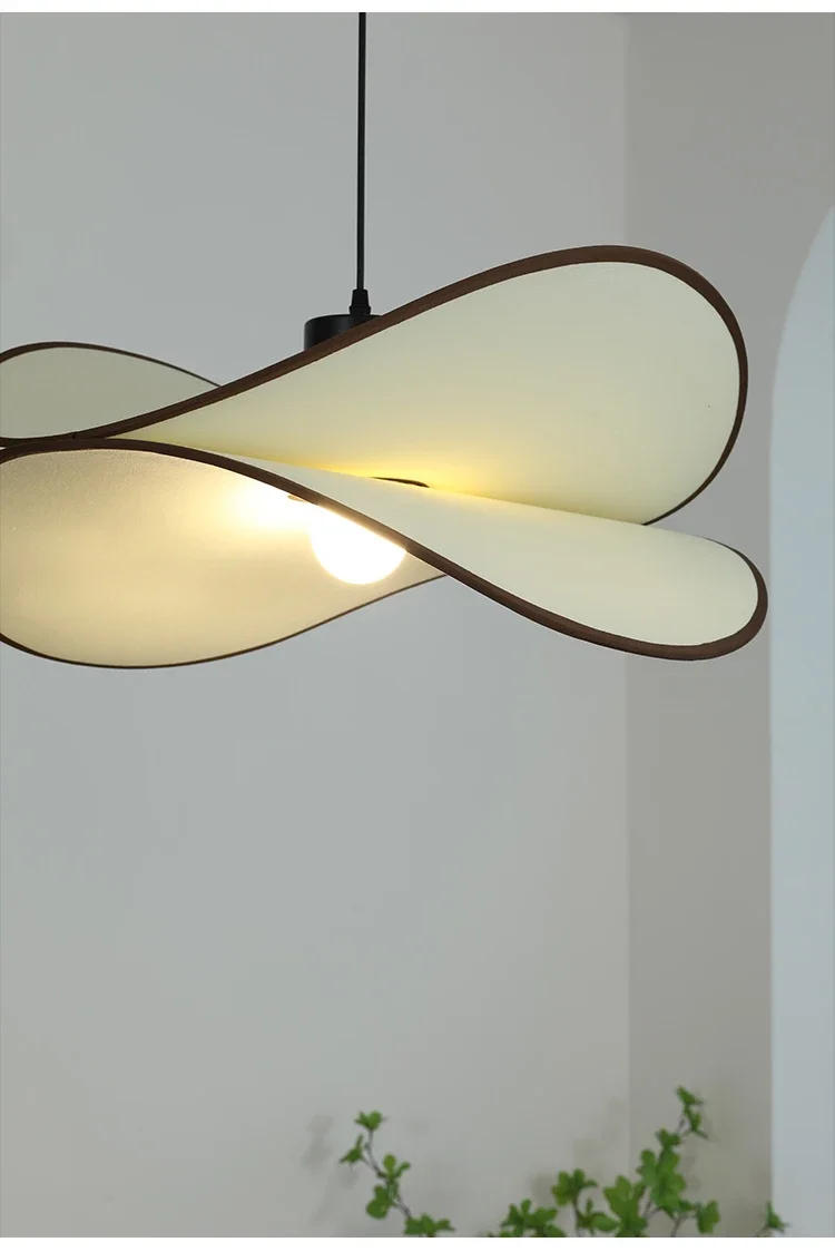 Description Picture 6 of itemFrench Art Lamp Medieval Living Room Retro Wabi-sabi Style Bedroom Restaurant Study Potato Chip Chandelier Home Decor LED Lamp