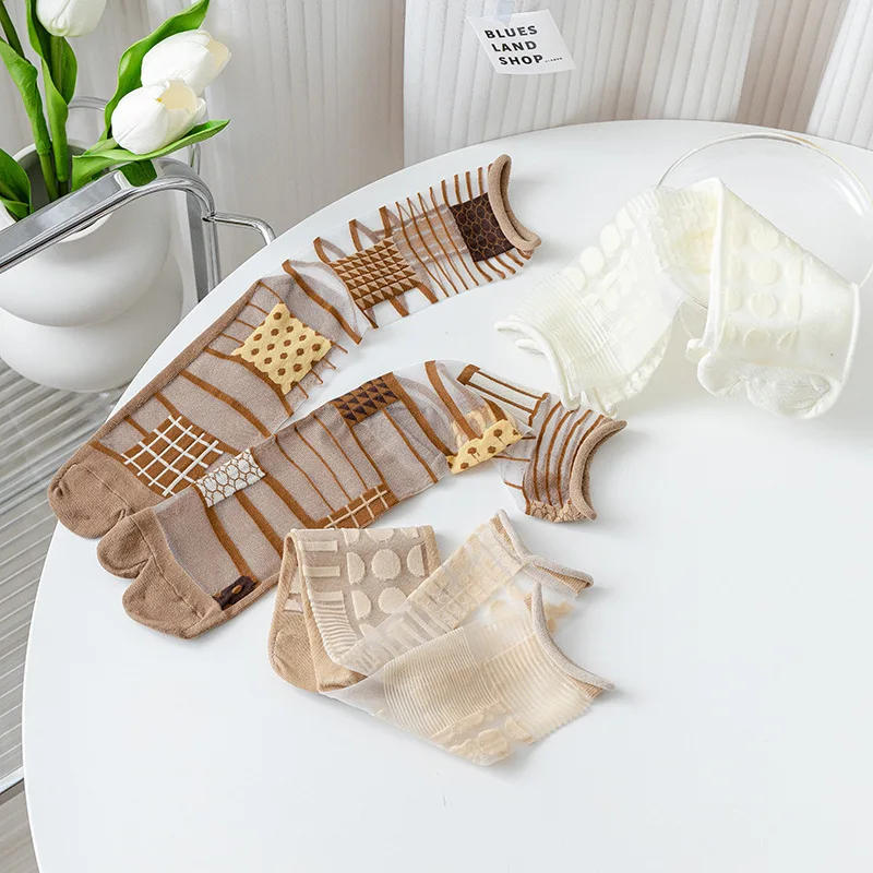 Description Picture 6 of itemSummer Ultra-Thin Crystal Silk Sheer Frilly Tabi Socks Japanese Women Toe Socks Literary Personality Female Toe Socks