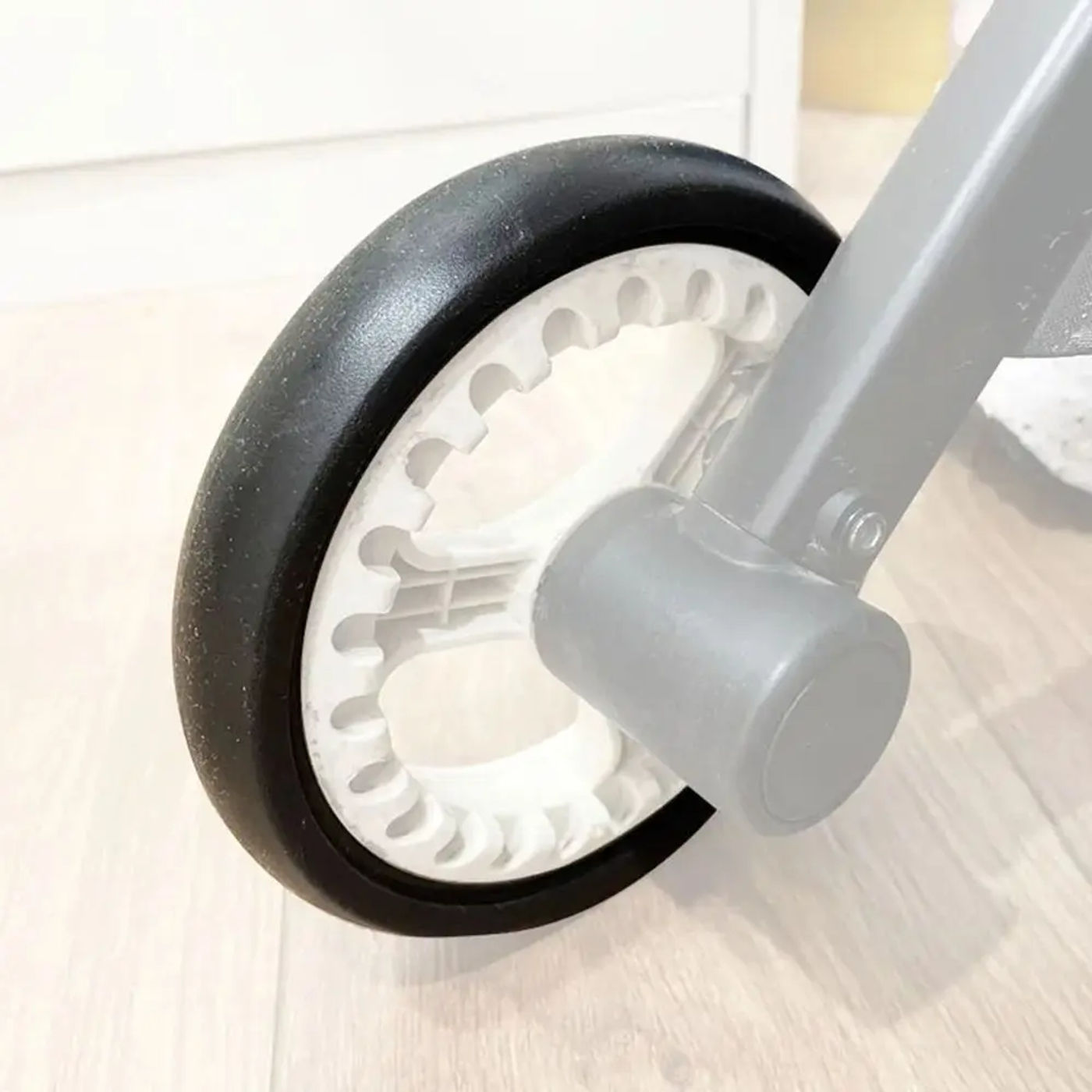 Description Picture 3 of itemRubber Baby Stroller Wheel Tyre Silent Bearings Durable Stroller Spare Part High-quality for Babyzenes Yoyo Yoya YuYu