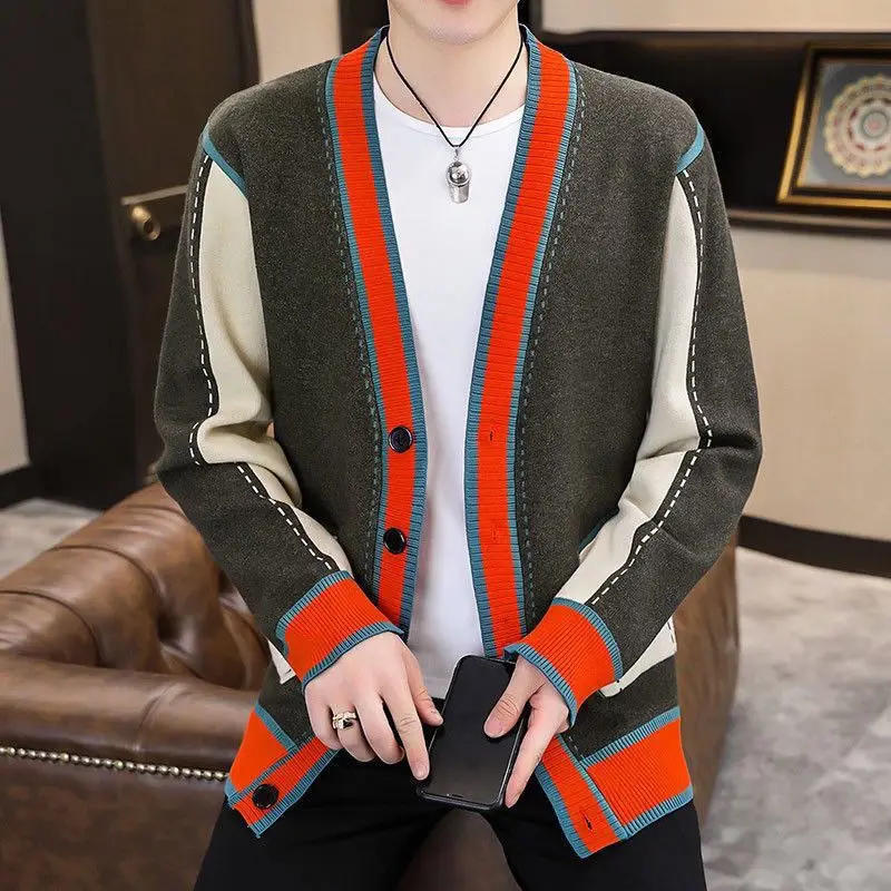 Description Picture 6 of itemAutumn Winter New Contrasting Color V-neck Thickened Cardigan Trendy Fashion Loose Handsome Sweater Jacket Casual Top Freshing