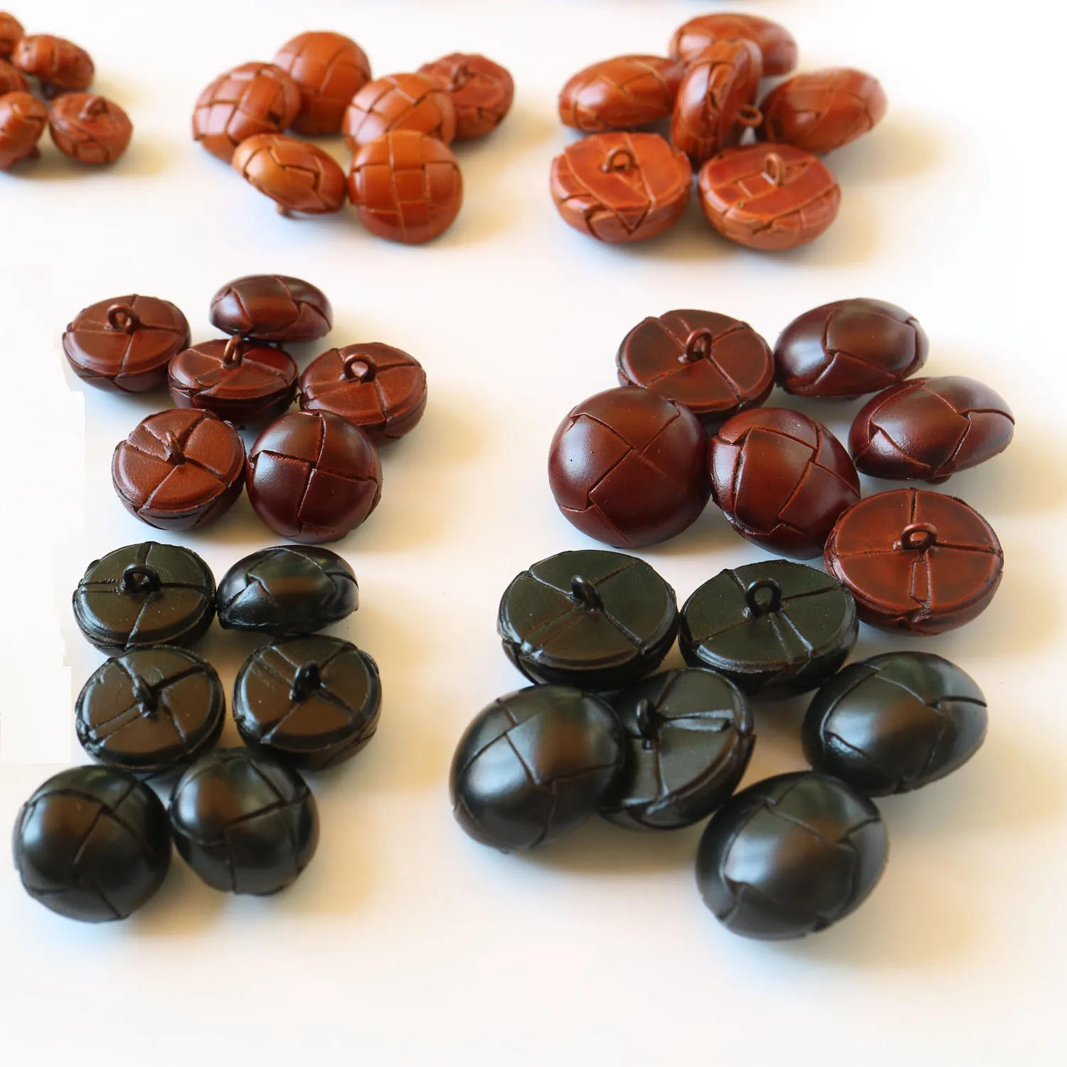 Description Picture 4 of item6pc/lot Genuine Leather covered buttons 15/19/21/23/26mm High quality beige black brown leather button for coats jacket buckle