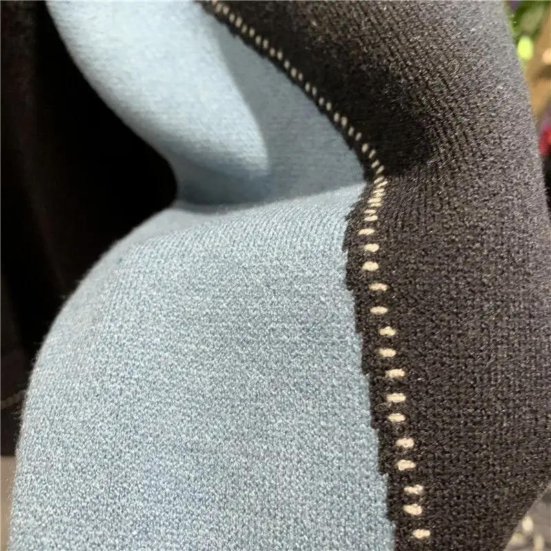 Description Picture 4 of itemAutumn Winter New Contrasting Color V-neck Thickened Cardigan Trendy Fashion Loose Handsome Sweater Jacket Casual Top Freshing