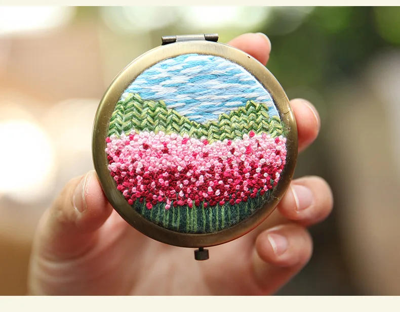 Description Picture 6 of itemEmbroidery Starter Kit Colorful Bouquet Double-sided Makeup Mirror Stamped with Printed Pattern Cross Stitch Embroidery Kits