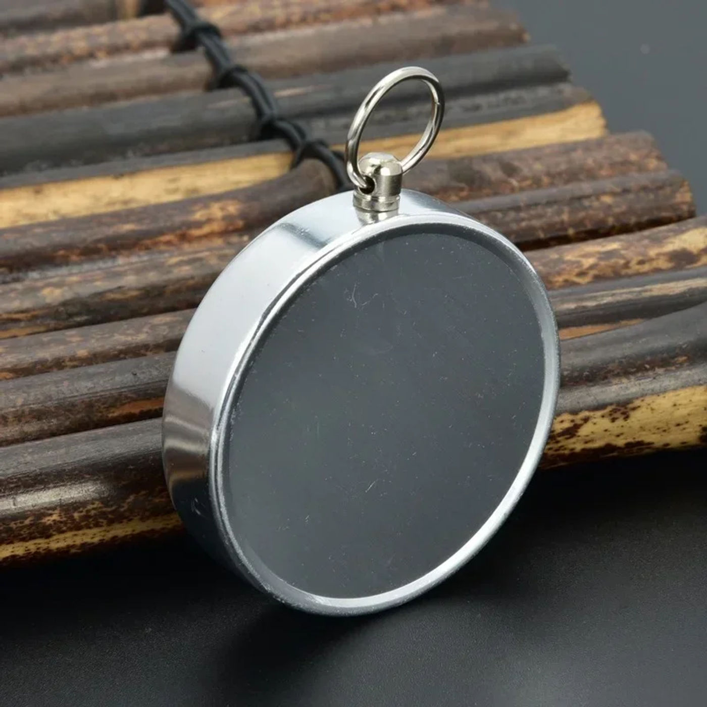 Description Picture 4 of itemPortable Compass Aluminum Alloy Keychain Camping Trekking Hunting Hiking Survival Compass Navigation For Outdoor Activities