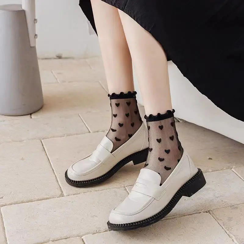 Description Picture 2 of itemSexy Lace Women Heart Socks Summer Ultra-thin Transparent Mesh Fishnet Short Socks Harajuku Casual Breathable Black Crew Socks