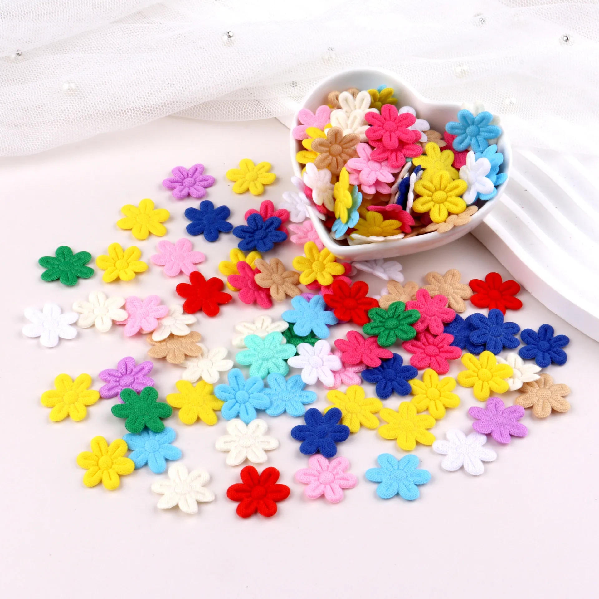 Description Picture 4 of item100pcs Six-Petal Flower Felt Cloth Embossing DIY Sewing Craft Hairpin Handmade Materials Cloth Patches Wedding Home Decor