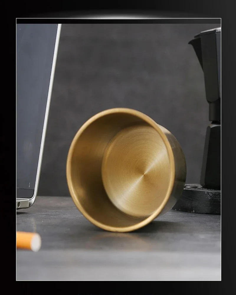 Description Picture 6 of itemStainless steel ashtray with lid for home and car, anti-fly ash