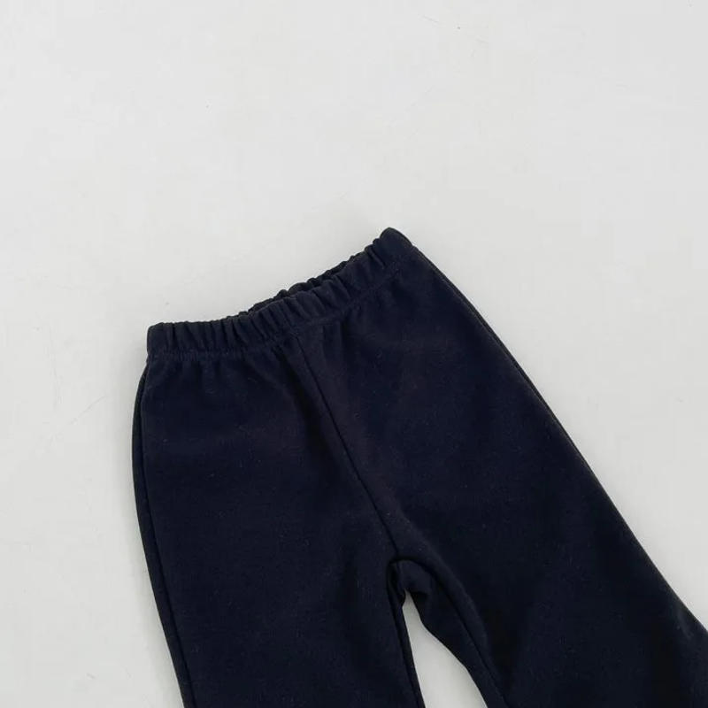 Description Picture 4 of item2025 Autumn New Baby Loose Boot Cut Pants Solid Girls Flared Pants Children Trousers Cotton Infant Casual Pants Kids Clothes