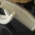 New product with natural color, transparent sheepskin horn, pure manual massage, hair smoothing comb