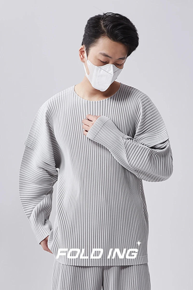 Description Picture 2 of itemMiyake Pleated Texture Men's Round Neck Top Loose Long Sleeve Sweater Men's Autumn Casual Comfortable Versatile Shirt