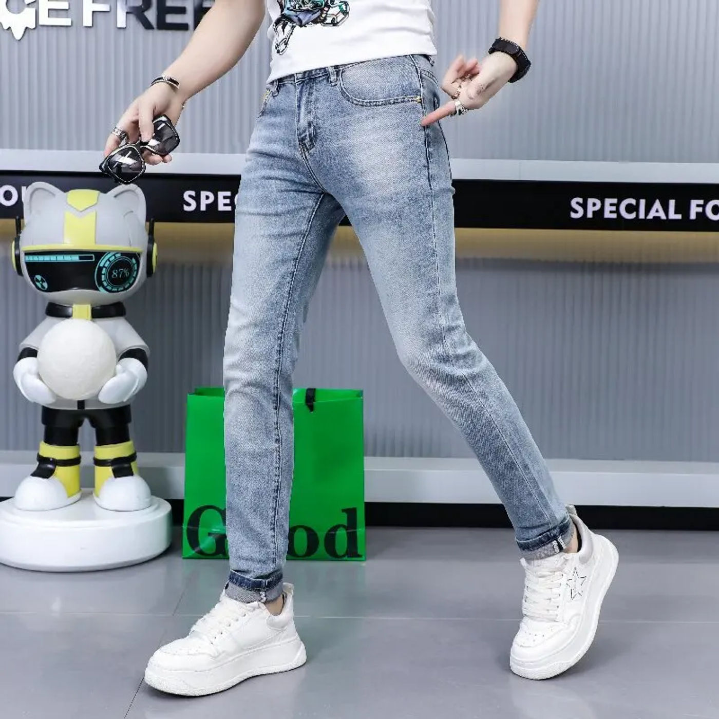 Description Picture 6 of itemFashion high-end jeans men's summer thin trendy simple and light luxury men's clothing slim-fitting small straight casual pants