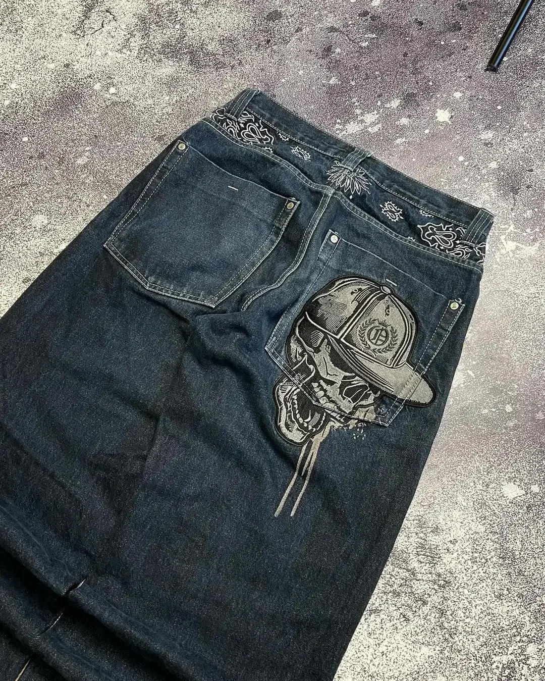Description Picture 3 of itemY2K Goth Style Baggy Jeans High Street Hip Hop Embroidered Skull Loose Jeans Retro Washed Casual Wide Leg Denim Trousers New
