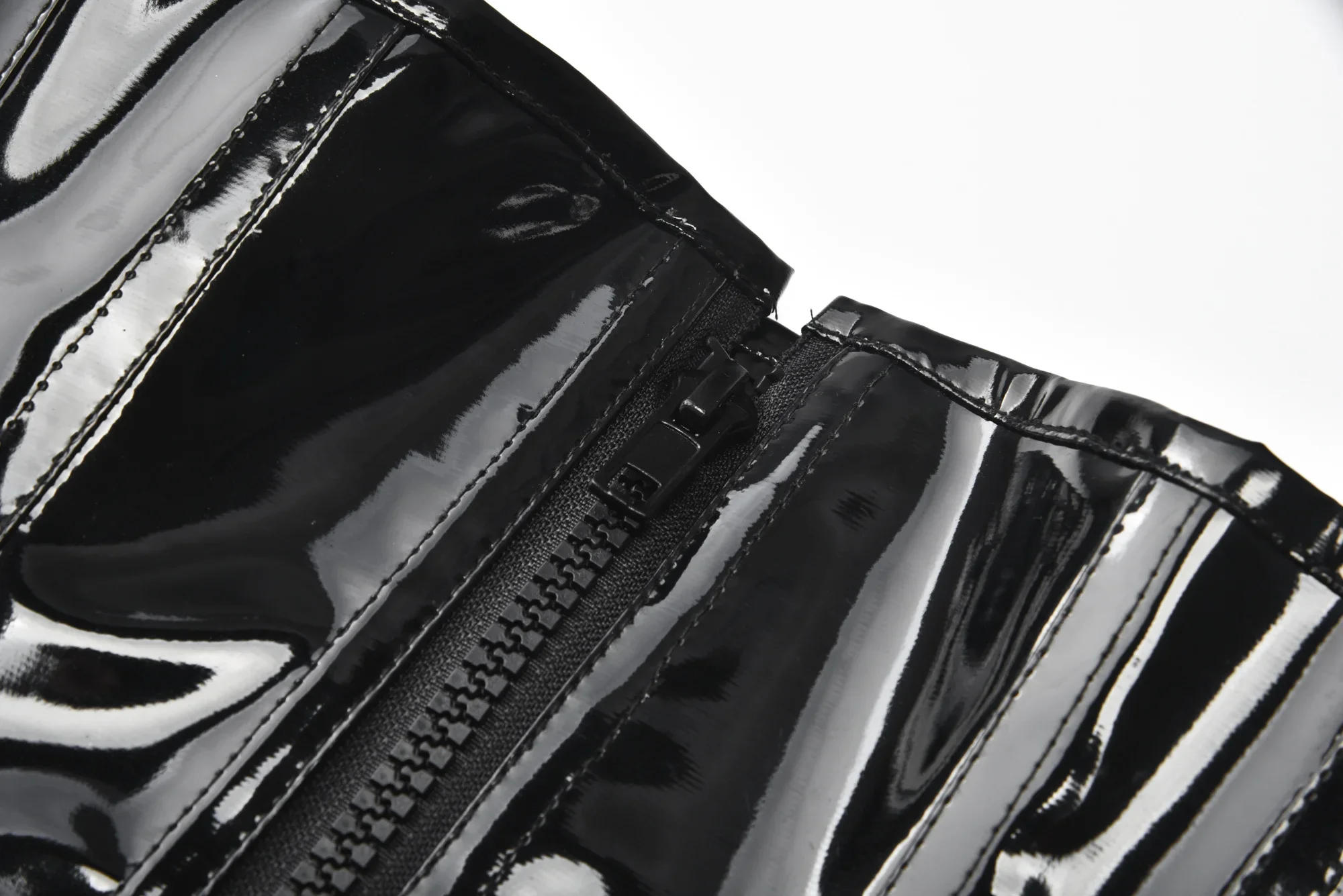 Description Picture 6 of itemWomen Shiny PVC Corset Top PU Leather Underbust Waist Trainer Bustier