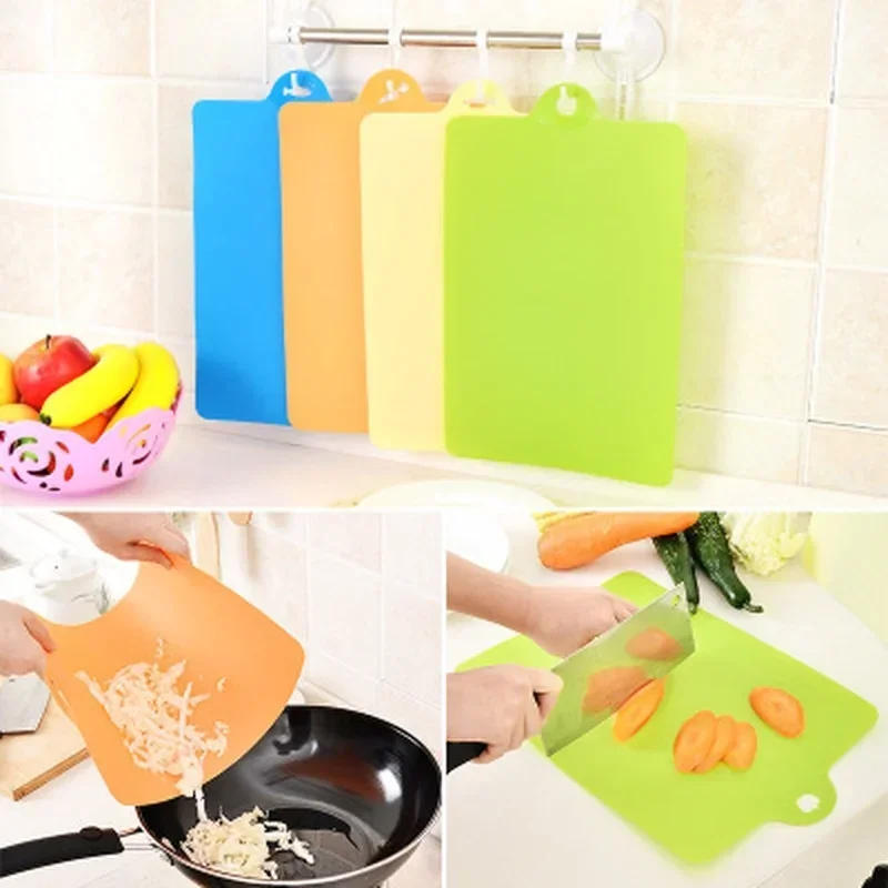 Description Picture 3 of itemKitchen Cooking Small Tools Flexible Plastic Cutting Board Food Slice Cut Chopping Block Color Random Accessories Supplies