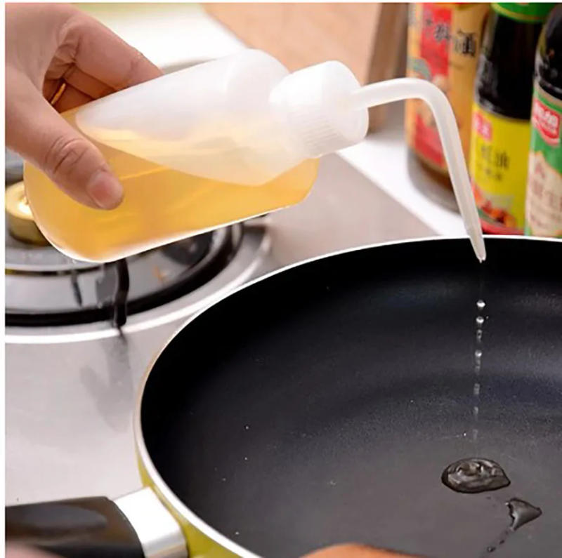 Description Picture 3 of item150/250/500/1000ml Squeeze Bottle Succulent Potted Watering Elbow Narrow Mouth Long Tube Watering Can Irrigation Gardening Tools