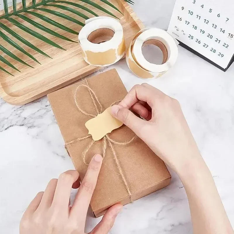 Description Picture 6 of item300Pcs/Roll Kraft Paper Stickers Spice Jar Labels Handmade Stationery Gift Tags Paper Xmas Decor DIY Envelope Sealing Sticker