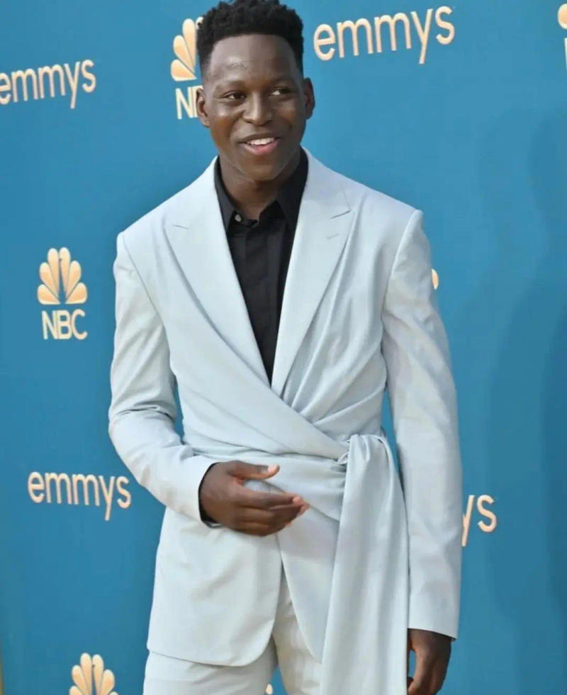 Description Picture 4 of itemWhite Men Suit Tailor-Made 2 Pieces Blazer Pants Tuxedo With Belt New Arrival Modern Business Wedding Groom Prom Tailored