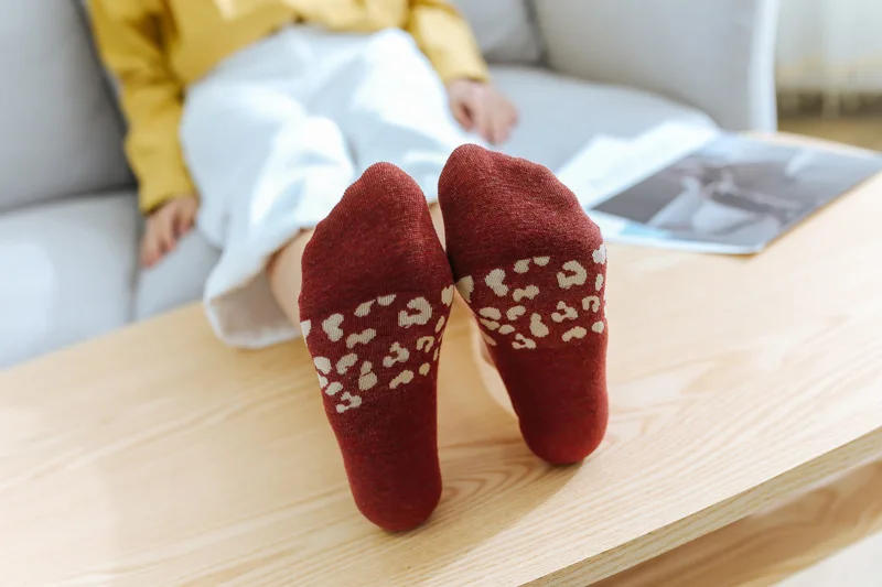 Description Picture 5 of itemFashion trend Summer New shallow mouth invisible Ankle boat socks Korean leopard socks women silicone non-slip Cotton socks