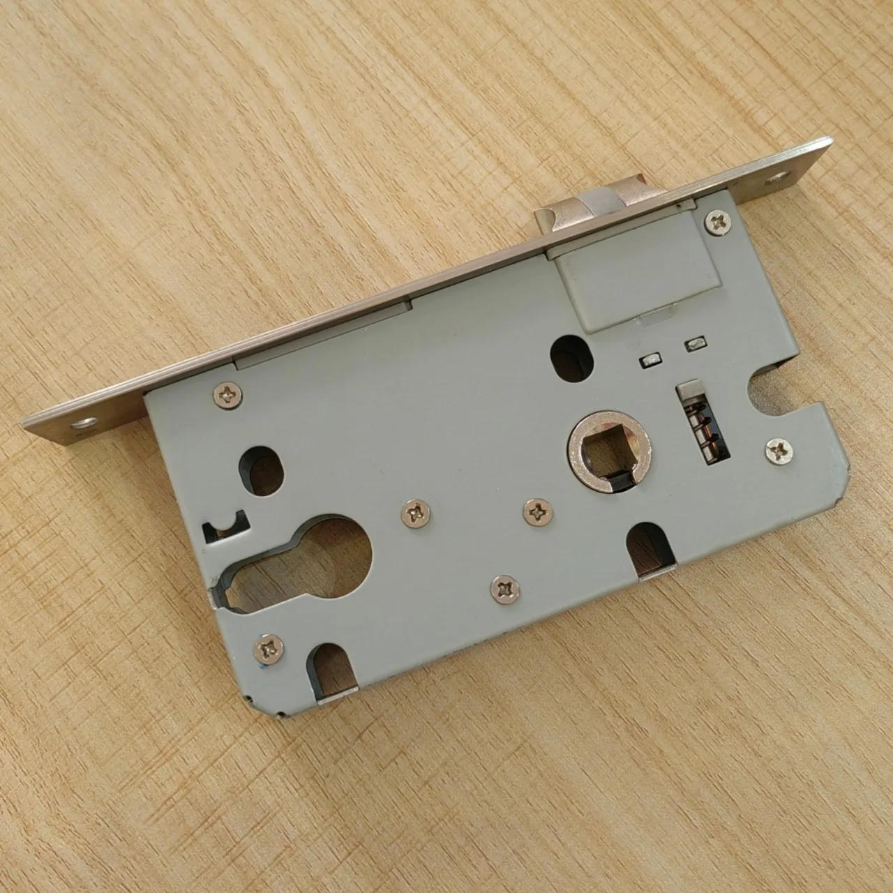 Description Picture 6 of item5845 Silent  Set Split Lock Handle Office Door Lock with 4558 Lock Body Indoor Door