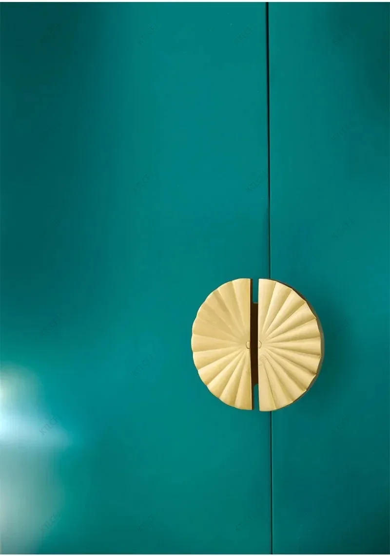 Description Picture 5 of itemPure Brass Cabinet Door Handle Light Luxury Nordic Butterfly Feather All Copper Drawer Handle American Gold Cabinet Door Handle