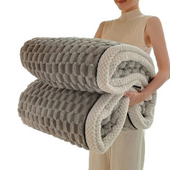 Throw Blanket Solid Color Soft Fluffy Plush Comfortable Adult Bed Quilt Winter Warm Fluffy Bed Linen Bedspread for Sofa Bedroom