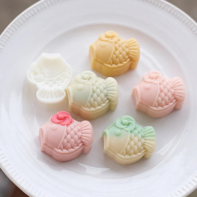 Description Picture 6 of itemPlastic Mooncake Stamps Fish Shaped Mooncake Mold Festival DIY Hand Press Mooncake Cutters Pastry Decoration Gadget