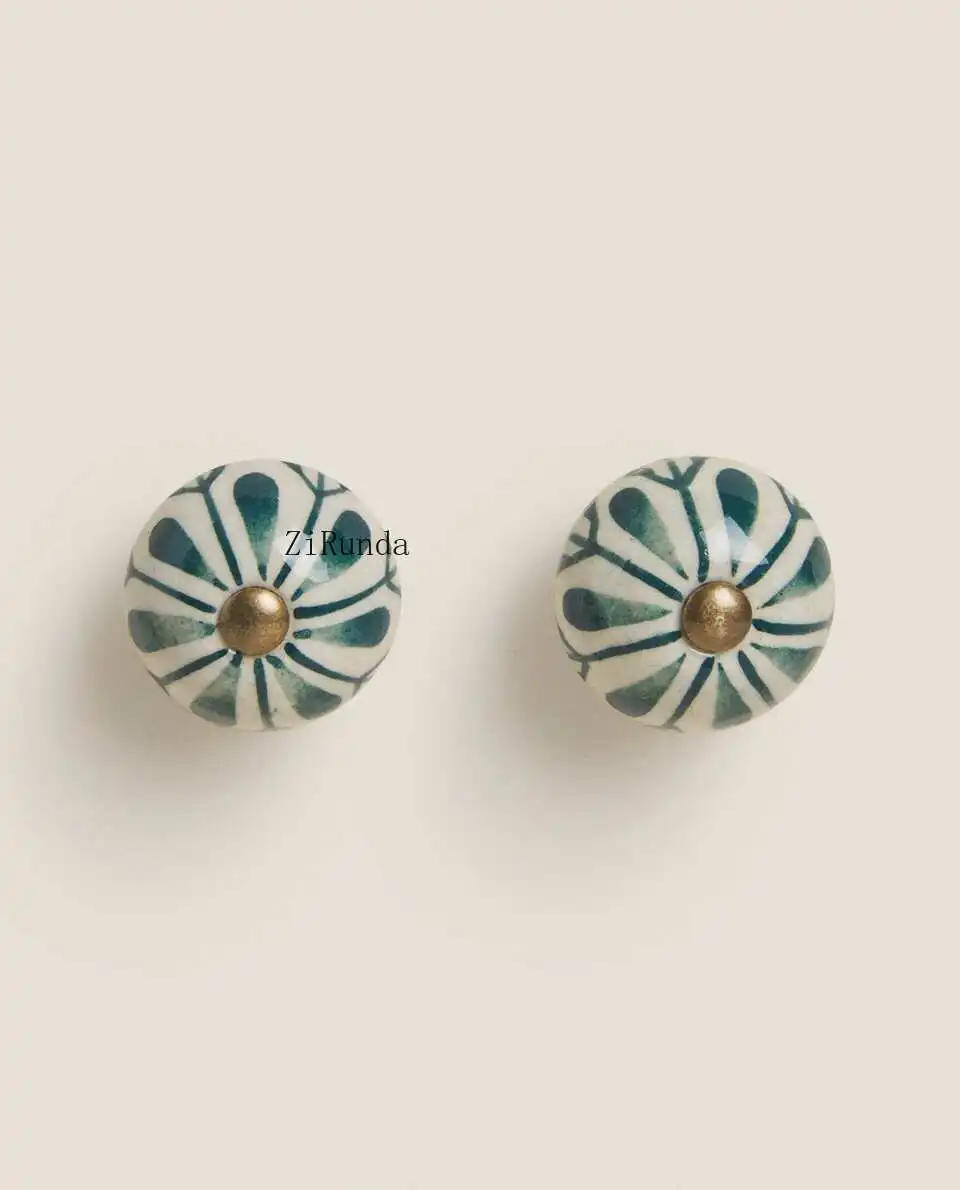 Description Picture 3 of itemClassical patterned ceramic wardrobe door handles, drawer handles2-piece set