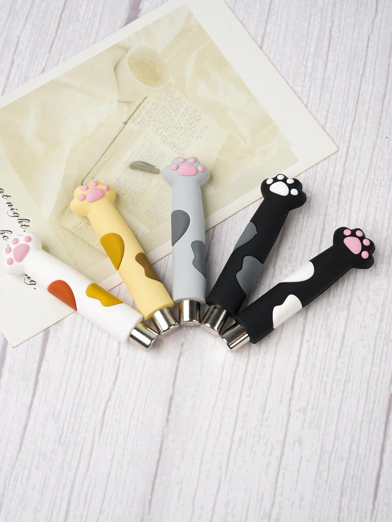 Description Picture 3 of item1pcs Nail Art Magnetic Pen 3D Cat Eye Painting Nails Art Design Dual-Ended Magnet Wand Gel Polish Magic for Christmas Manicure