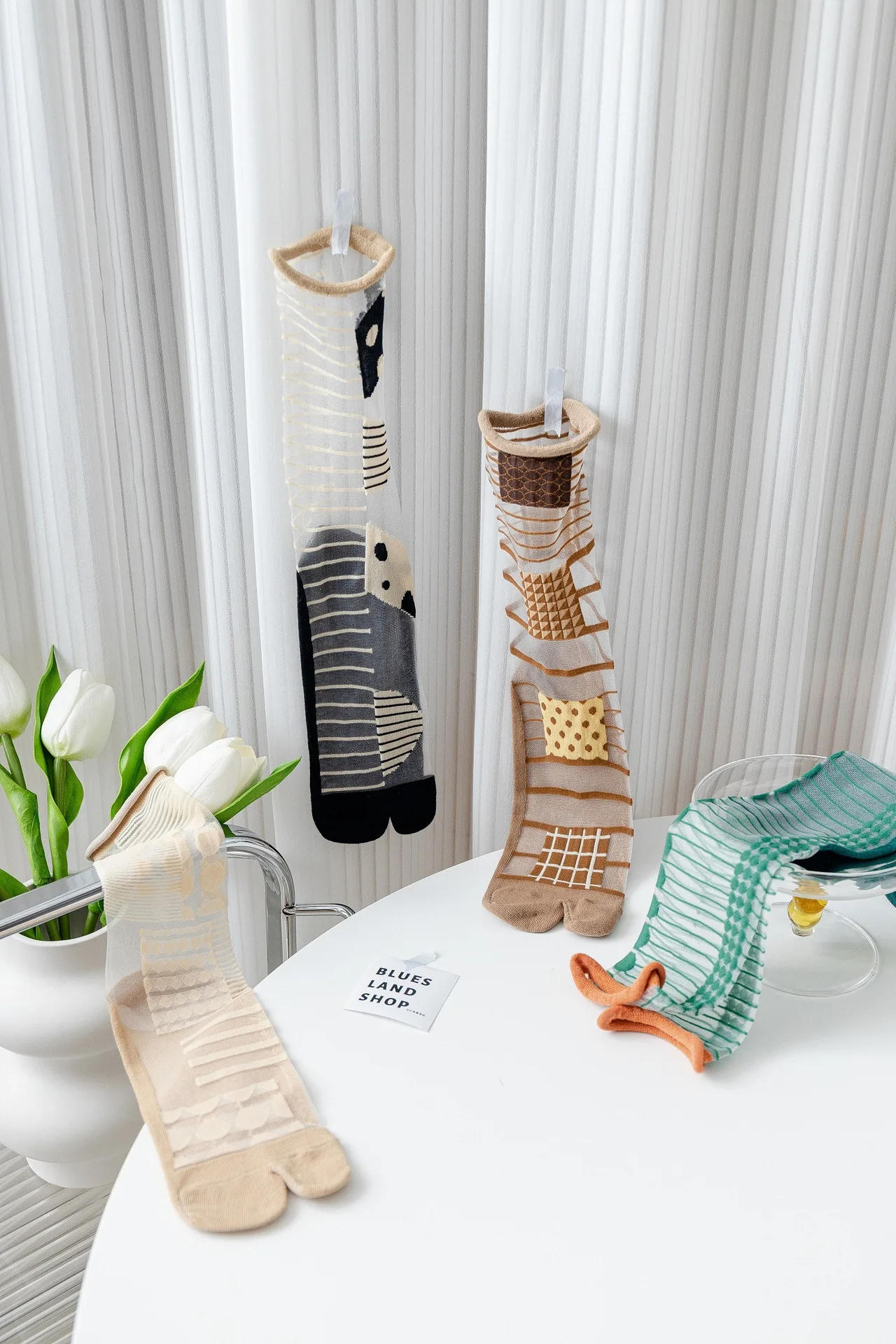 Description Picture 5 of itemSummer Ultra-Thin Crystal Silk Sheer Frilly Tabi Socks Japanese Women Toe Socks Literary Personality Female Toe Socks