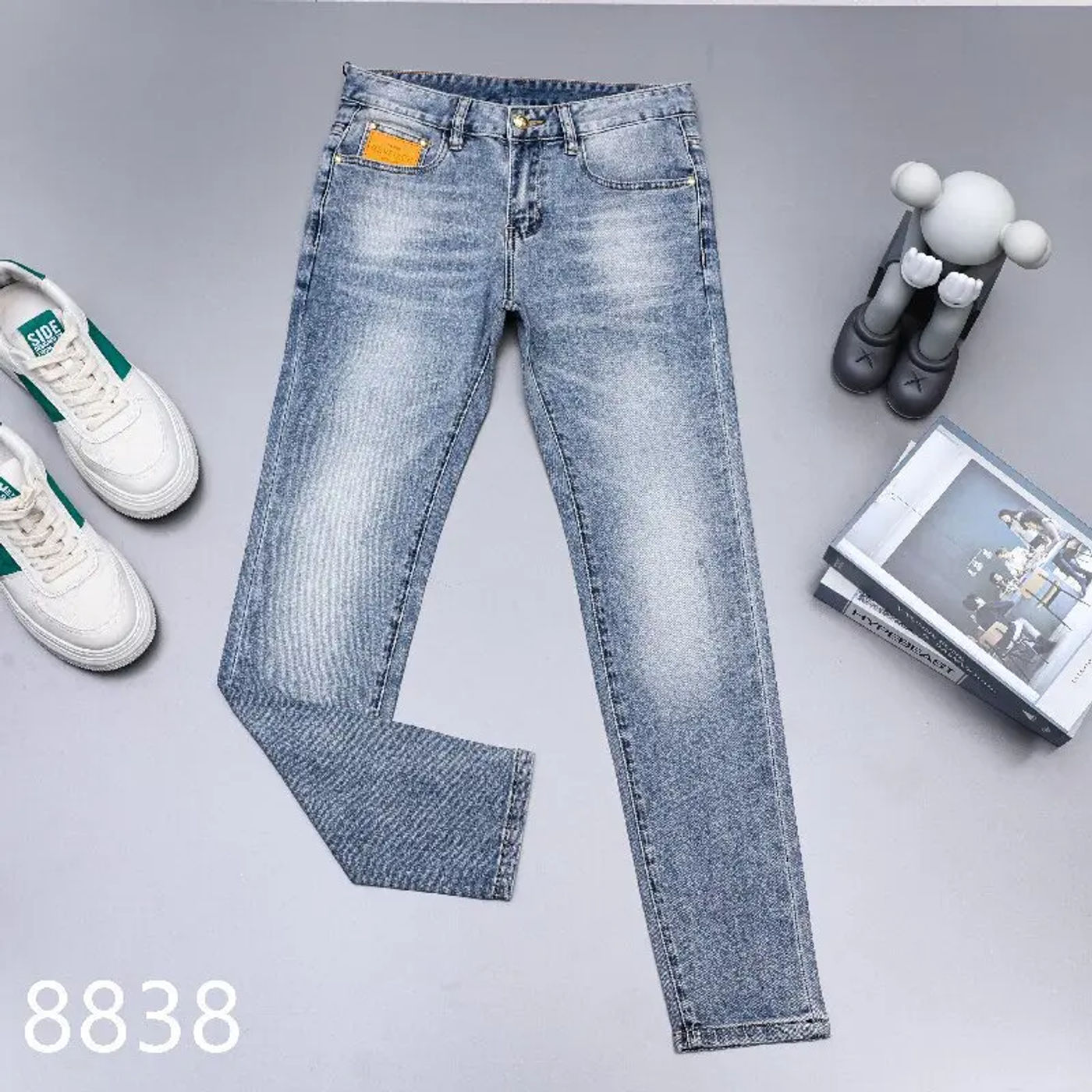 Description Picture 3 of itemFashion high-end jeans men's summer thin trendy simple and light luxury men's clothing slim-fitting small straight casual pants