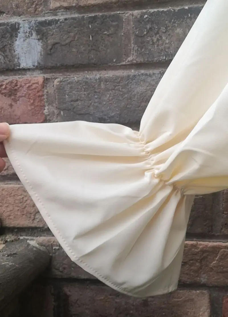 Description Picture 6 of itemEuropean And American Style Men's Lapel Long Sleeved Loose Fitting Shirt, Fashionable Retro Collar Flower Trend Lining Shirt