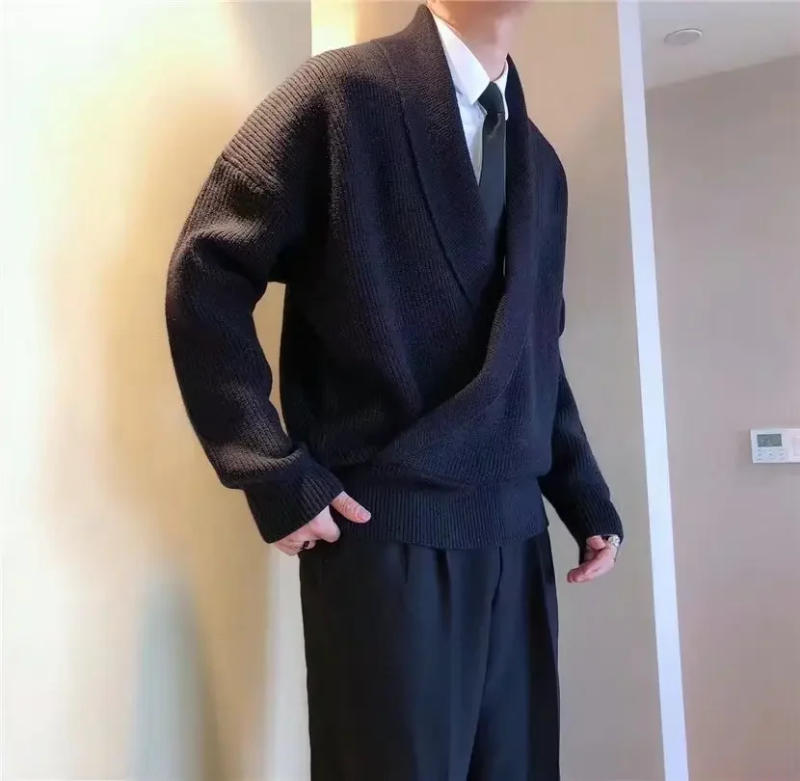 Description Picture 5 of itemSpring Autumn Style Solid Color V-neck Sweater For Men Trendy Leisure Idle Style Casual Knitted Top Jacket