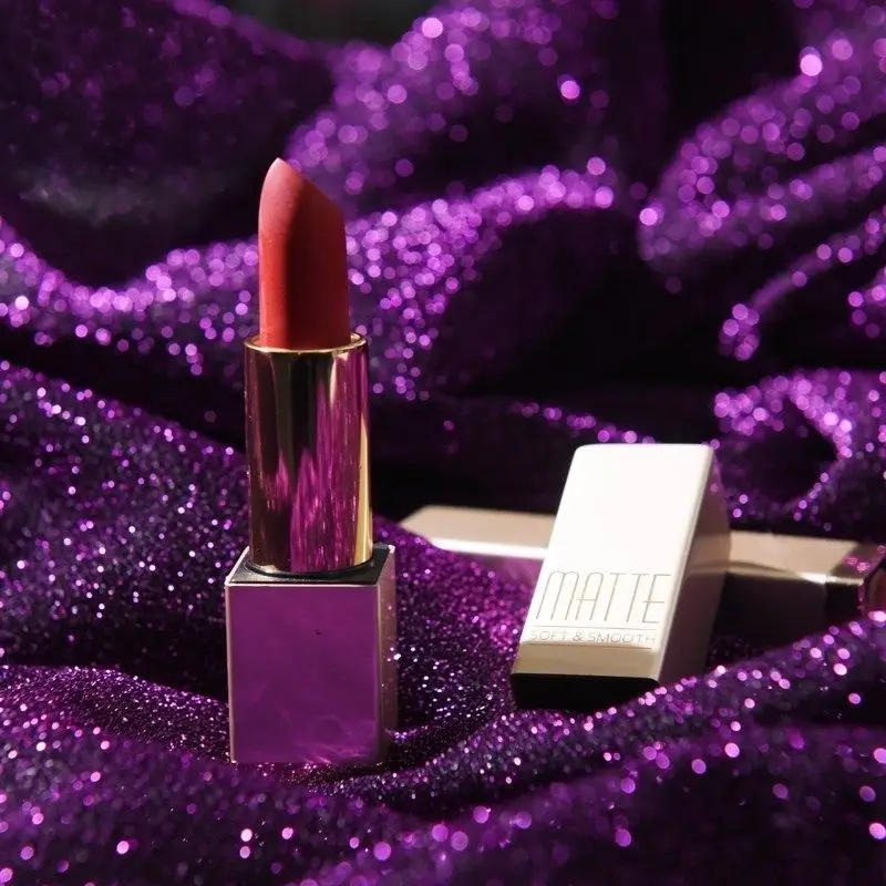 Description Picture 2 of itemGlitter Knitted Metallic Fabric Starry Stage Wedding Clothing Fabric DIY Sewing Handmade Elastic Cloth 50*150cm